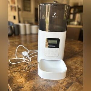 Petlibro Automatic Pet Feeder in White